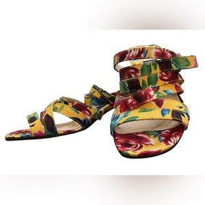 HTF Rare Vintage 80s 90s Kenneth Cole Chunky Floral Strappy Low Heel Size 8B